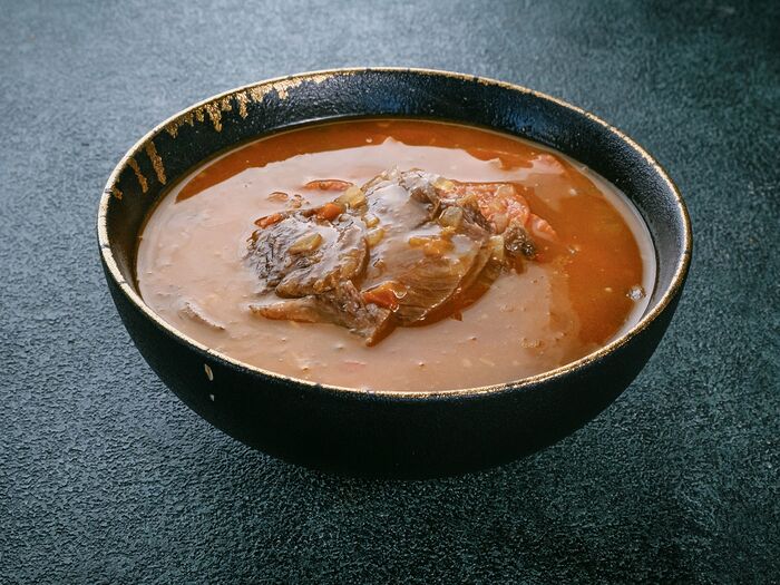 Техасский суп с говяжьей грудинкой и колбасками