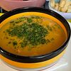Фото к позиции меню Гороховый суп с копченостями и сухариками (каждый день)