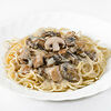 Фото к позиции меню Спагетти с курицей и грибами