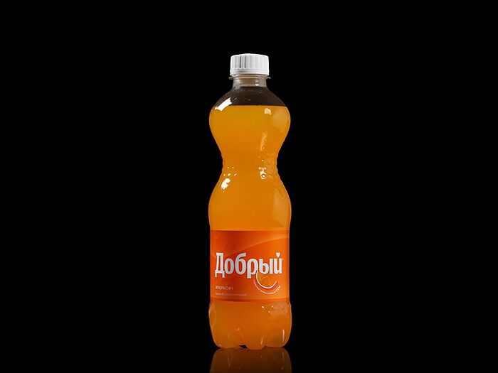Добрый апельсин в пластиковой бутылке
