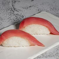 Суши тунец (2 шт)