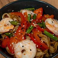 Wok с креветками