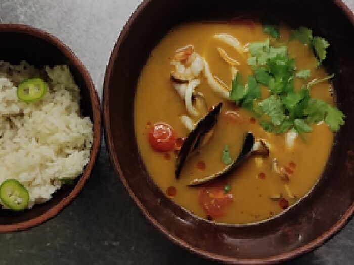 Суп с морепродуктами и рисом