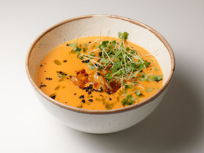 Крем-суп из красной чечевицы с креветками