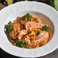 Тальятелле с лососем в томатно-сливочном соусе
