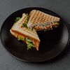 Фото к позиции меню Сэндвич со слабосолёным лососем