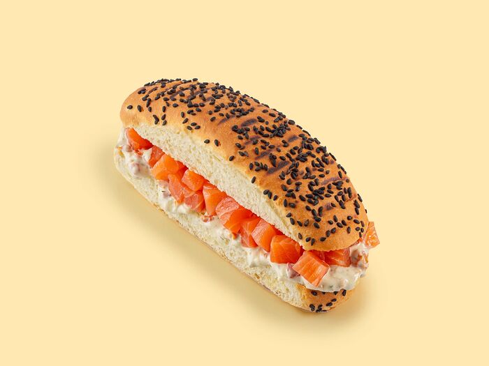 Сэндвич с красной рыбкой