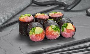 Сашими ролл с тунцом и лососем
