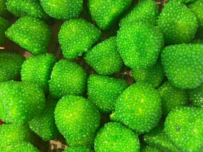 Ягоды в зеленой обсыпке