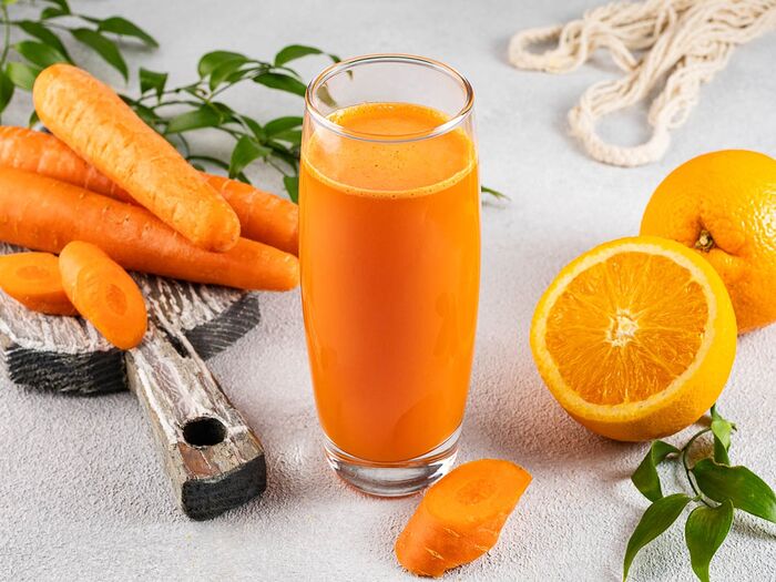Свежевыжатый сок из апельсина и моркови