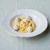Фото к позиции меню Спагетти в сырном соусе с фрикадельками из индейки