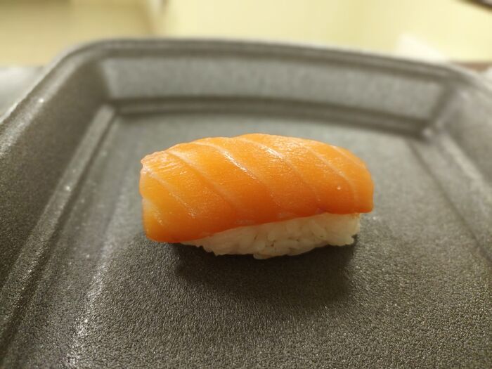 Суши-лосось