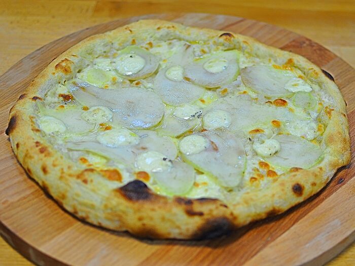 Пицца Груша-горгонзола неаполитанская S