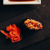 Фото к позиции меню Запеченные спайси-суши с креветкой