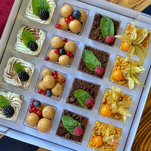 Dessert box