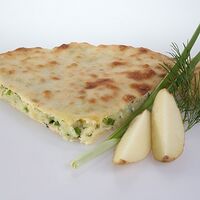 Осетинский пирог с картофелем и зеленью