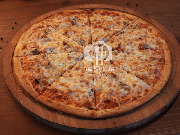 Пицца с ветчиной и грибами 33 см, тонкая