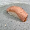 Фото к позиции меню Суши лосось опаленный