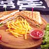Фото к позиции меню Клаб-сэндвич с консервированным тунцом