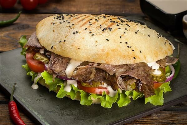 Донар-кебаб в турецкой пите с говядиной