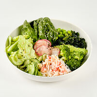 Зелёный салат с мясом краба