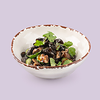 Фото к позиции меню Тайский салат с грибами в тёмном соусе
