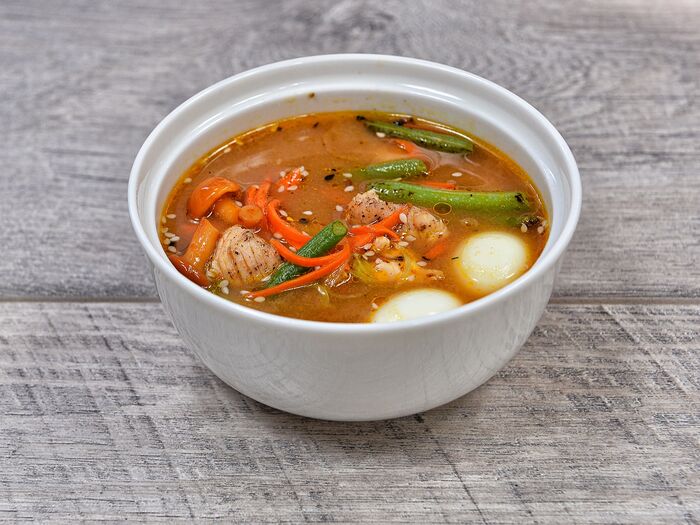 Мисо-суп с курицей и тофу