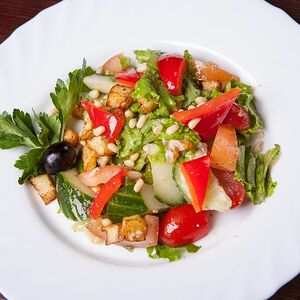 Овощной салат с обжаренным цукини