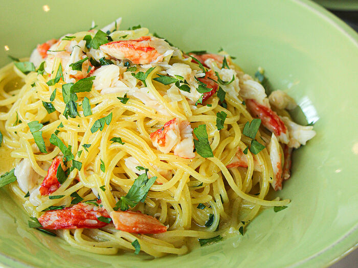 Спагетти с камчатским крабом и сливочным соусом