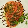 Фото к позиции меню Салат из томатов с соусом кориандр