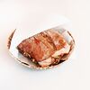 Фото к позиции меню Сэндвич с пастрами из индейки на гречишной чиабатте