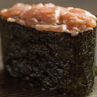 Спайси суши Сяке с лососем