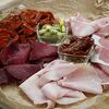 Фото к позиции меню Итальянские деликатесы из вяленого мяса