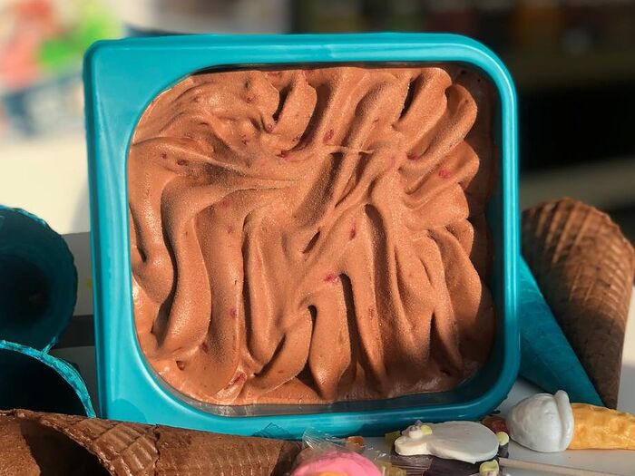 Мороженое Вишня в шоколаде на фруктозе в мини-ванне