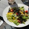 Фото к позиции меню Тёплый салат с баклажаном, перцем и зеленью