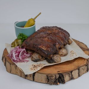 Свиные ребра BBQ на углях