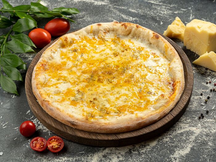 Пицца Четыре сыра на сливочной основе