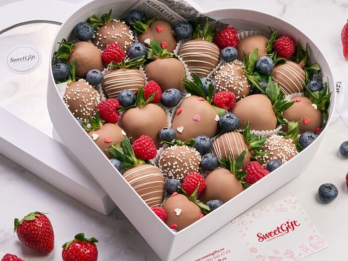 Подарочный набор клубники в шоколаде Сердце