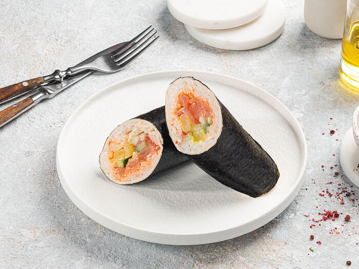 Суши-рулет с лососем