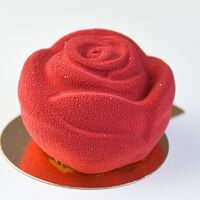 Муссовое пирожное Роза фисташка-малина