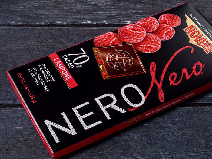 Шоколад Novi Nero горький с малиной и миндалем