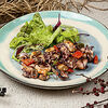 Фото к позиции меню Мини-кальмары на гриле с хрустящим салатом