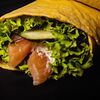 Фото к позиции меню Буррито с лососем и авокадо