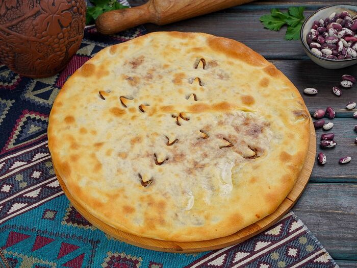 Традиционный осетинский пирог с мясом Фыдджын