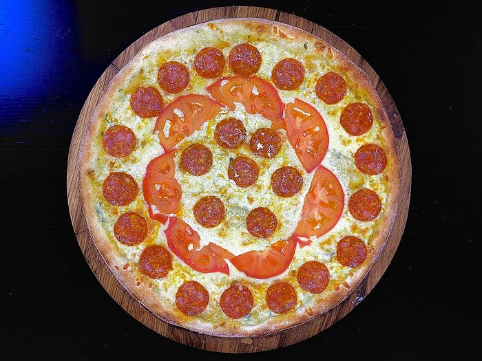 Пицца Чоризо 23 см тонкое тесто