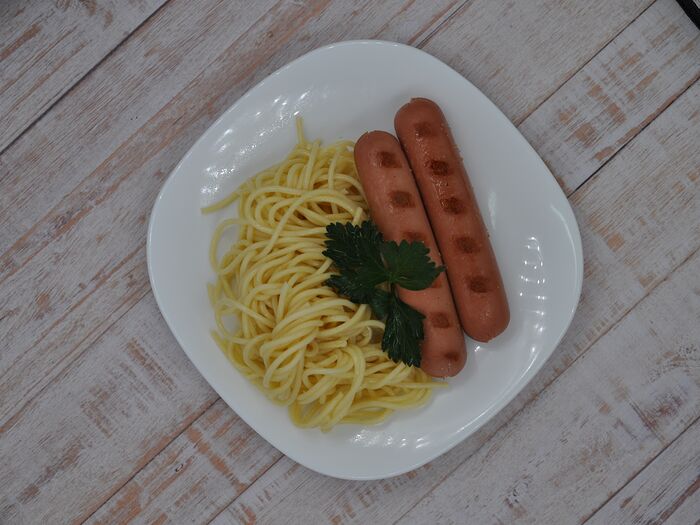 Сосиски со спагетти Вкусно & Сытно