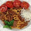 Фото к позиции меню Спагетти с говядиной в соусе наполи