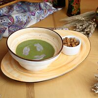 Крем-суп из брокколи с копченым мраморным сомом