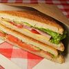 Фото к позиции меню Сэндвич с окороком и сыром