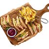 Фото к позиции меню Сэндвич с курицей и c картофелем фри